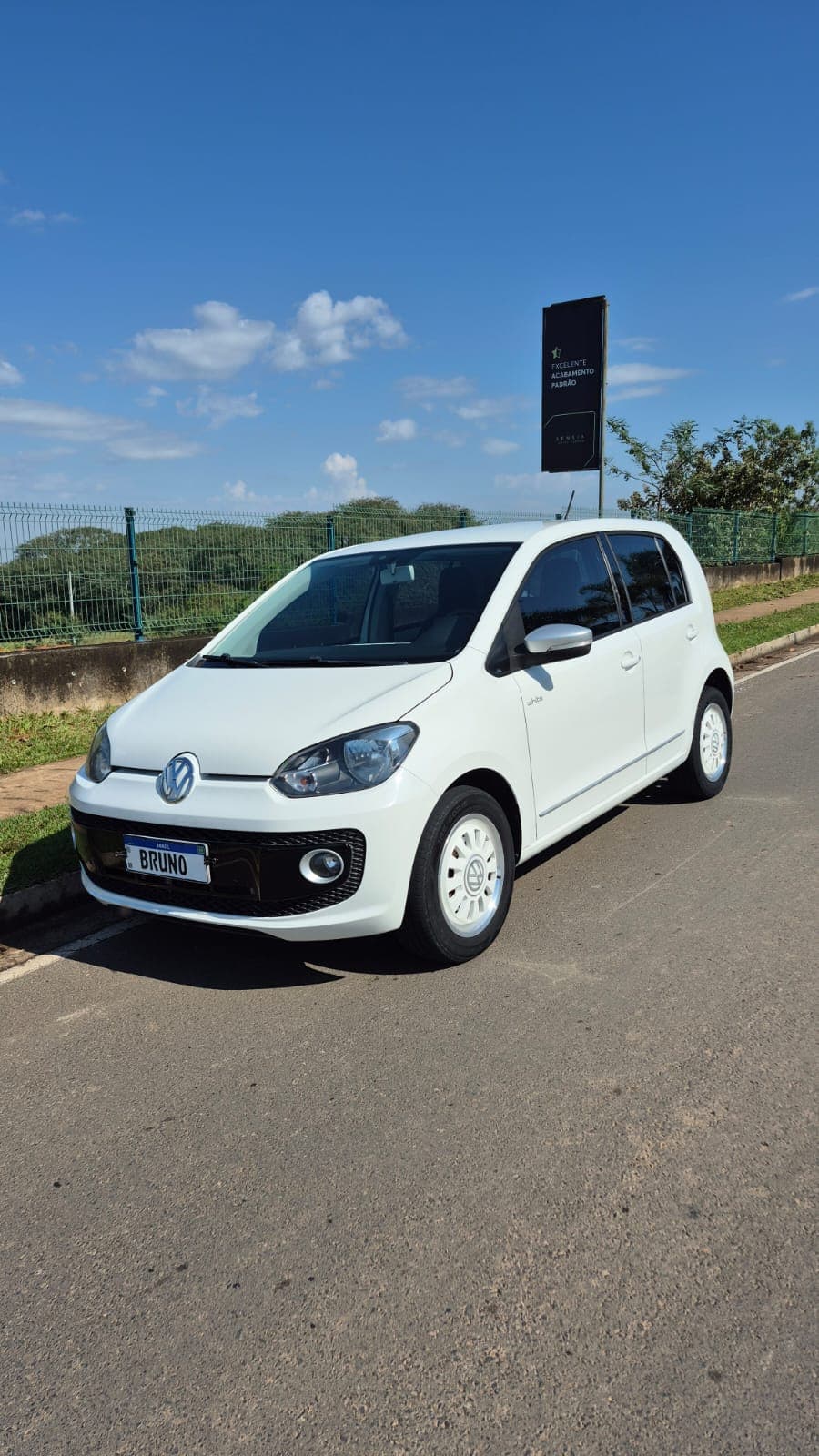 VW - VolksWagen up! black/white/red 1.0 TSI TFlex 12V 5p